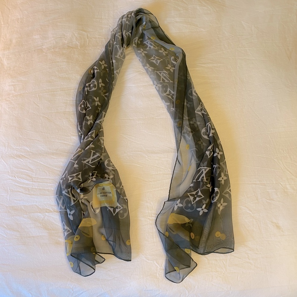 Louis Vuitton Black and Gold Scarf